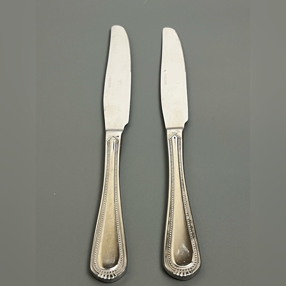 Oneida Countless Stainless 2 Dinner Knives Beaded Glossy Flatware E51N - Picture 3 of 9